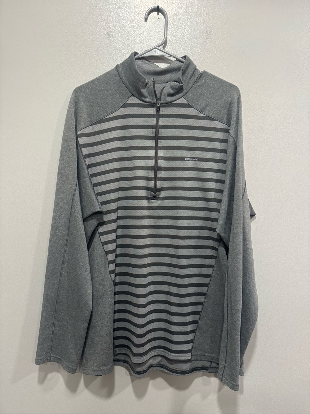 Men’s Capilene Midweight 3 Long Sleeve 1/4 Zip Baselayer Size XL in Grey